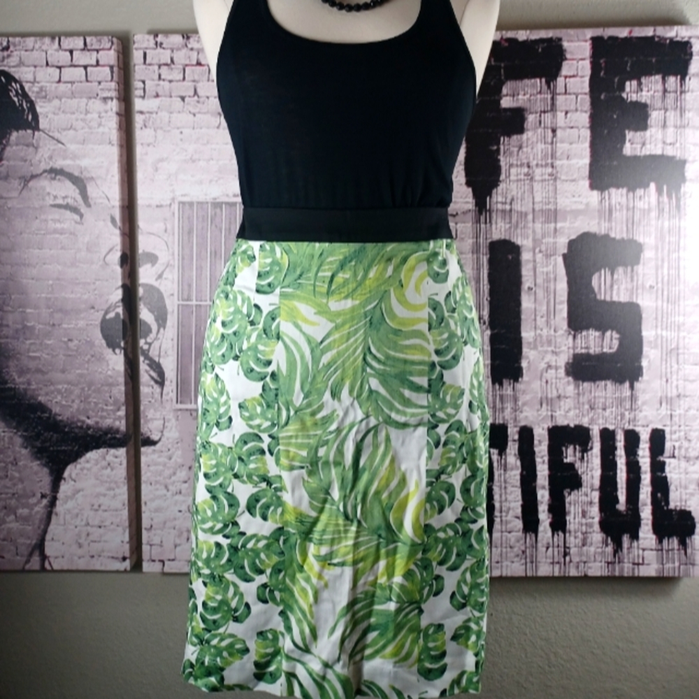 ❤️6 items for $25 sale!!❤️  Palm Tree Leaf Skirt